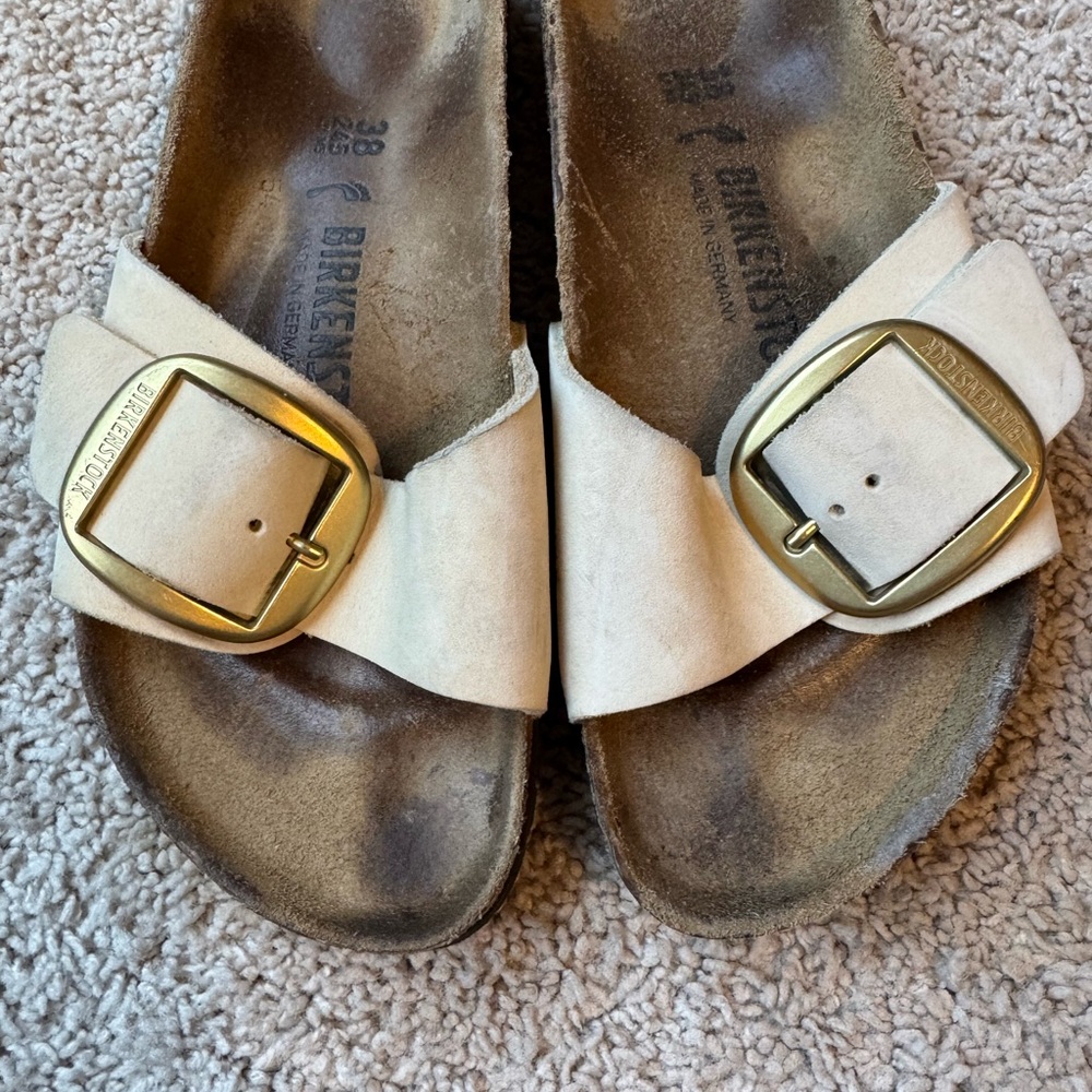 Birkenstock Cream Sandals with Gold Buckle - Picture 2 of 4